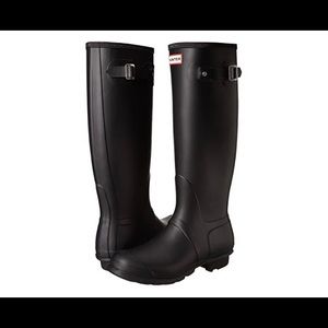 Hunter Black Rainboots